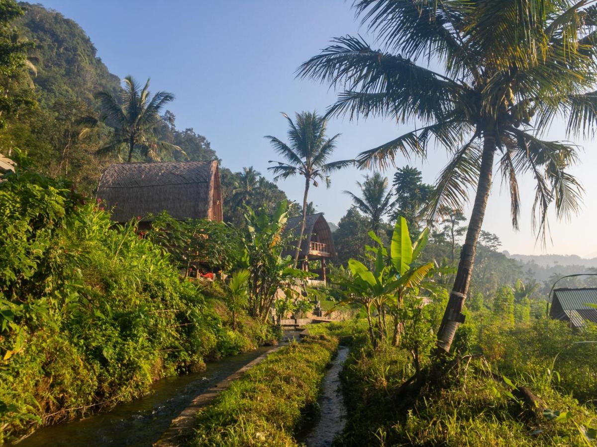 Romantic Barn With Mt. Agung Views Сидемен Екстериор снимка